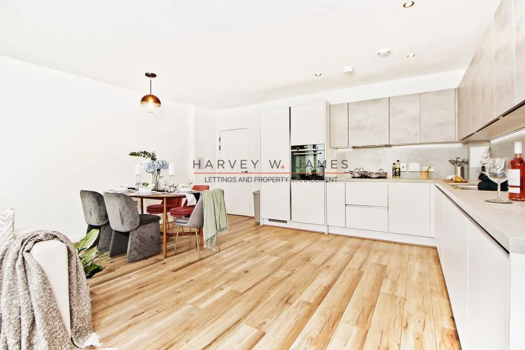 3 bedroom maisonette for rent