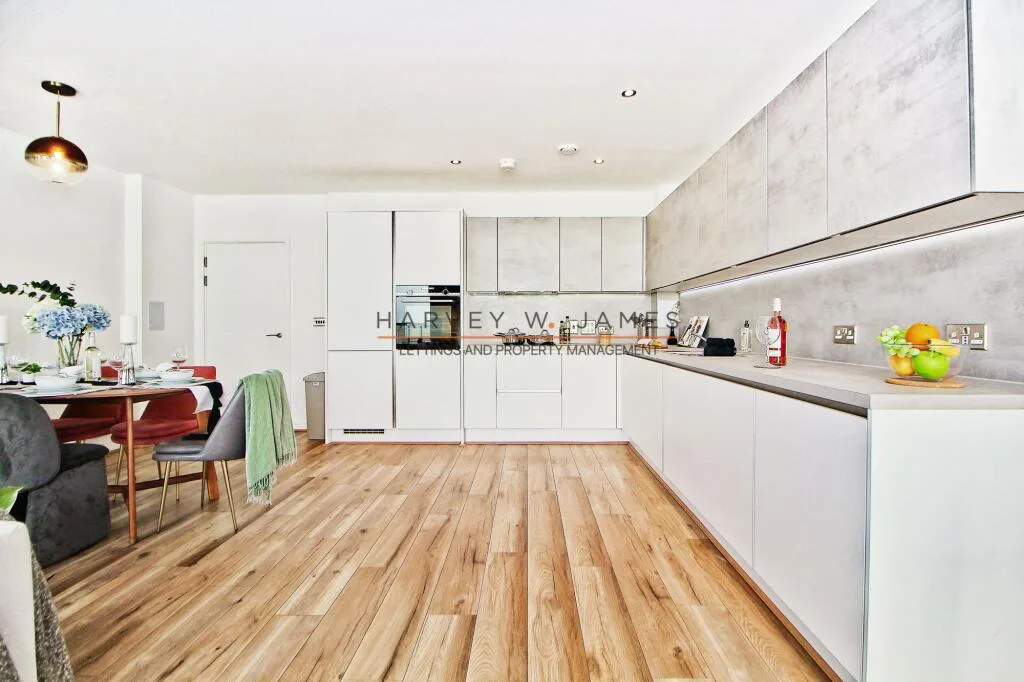 3 bedroom maisonette for rent
