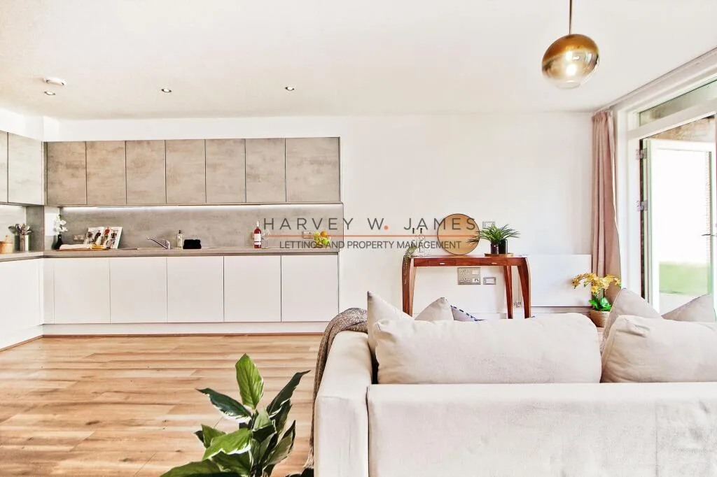 3 bedroom maisonette for rent