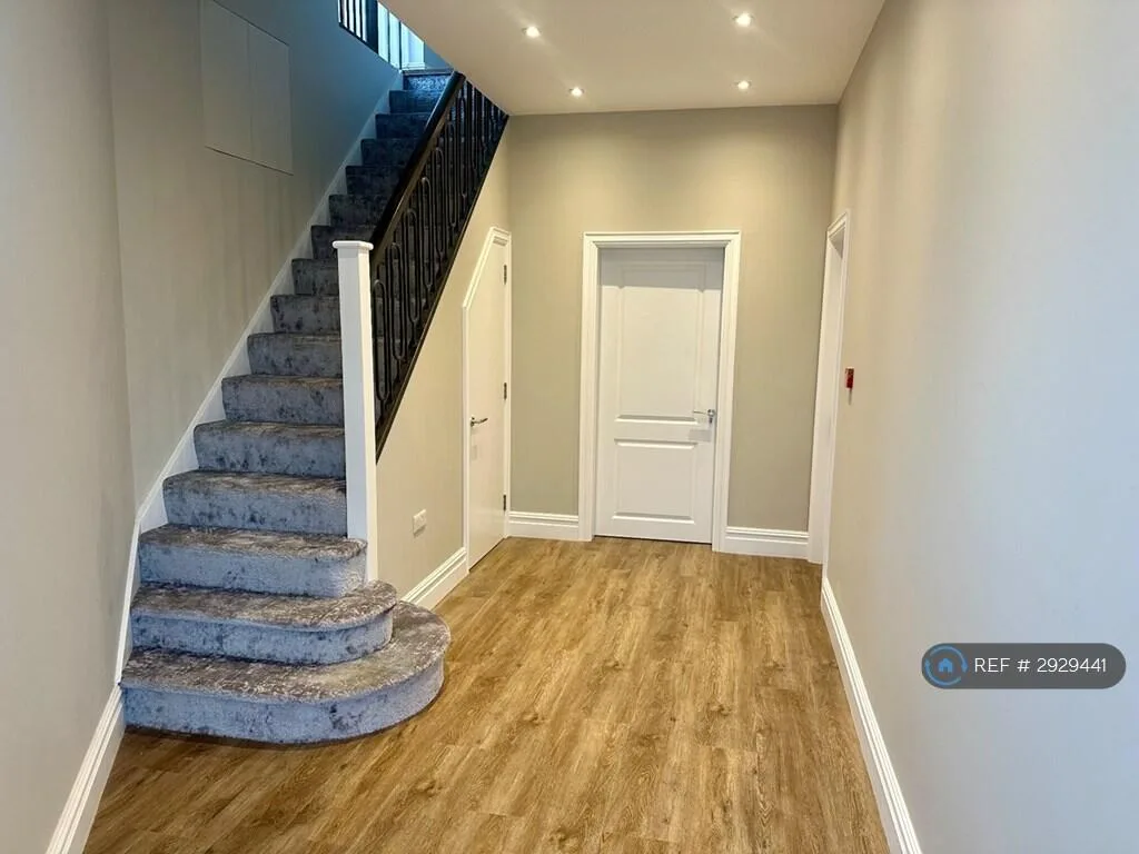 3 bedroom flat for rent
