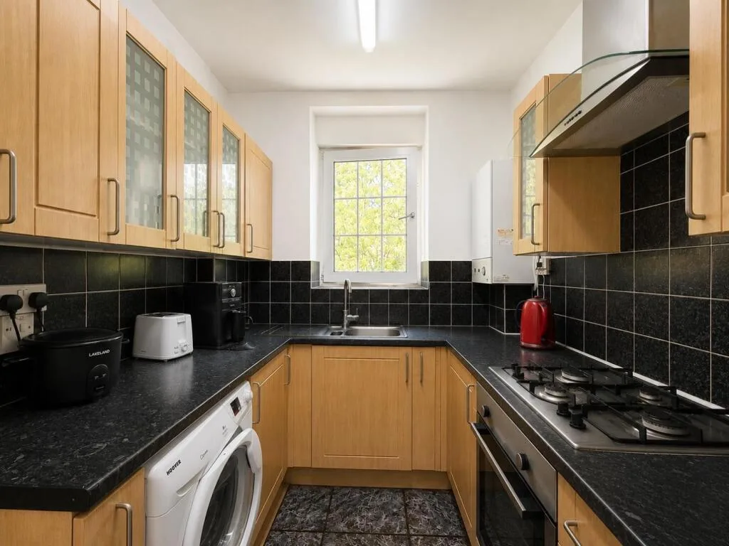 3 bedroom flat for rent