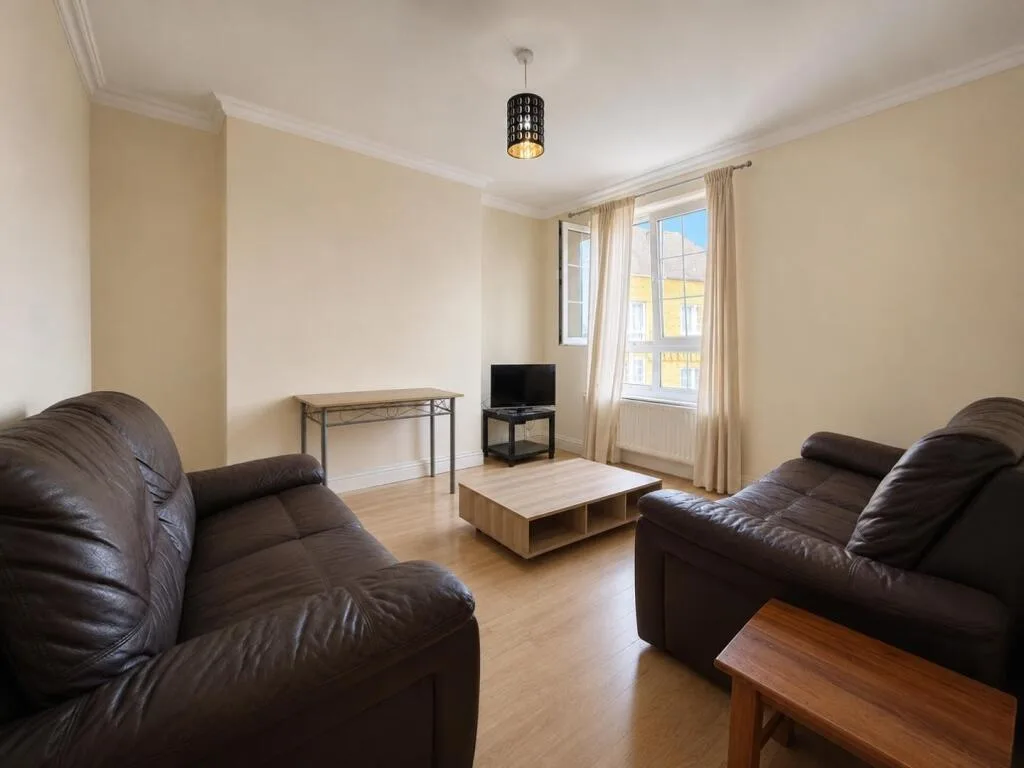 3 bedroom flat for rent