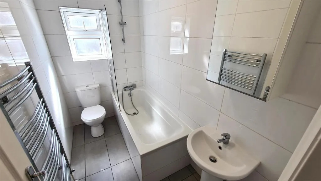 3 bedroom flat for rent