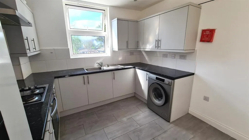 3 bedroom flat for rent
