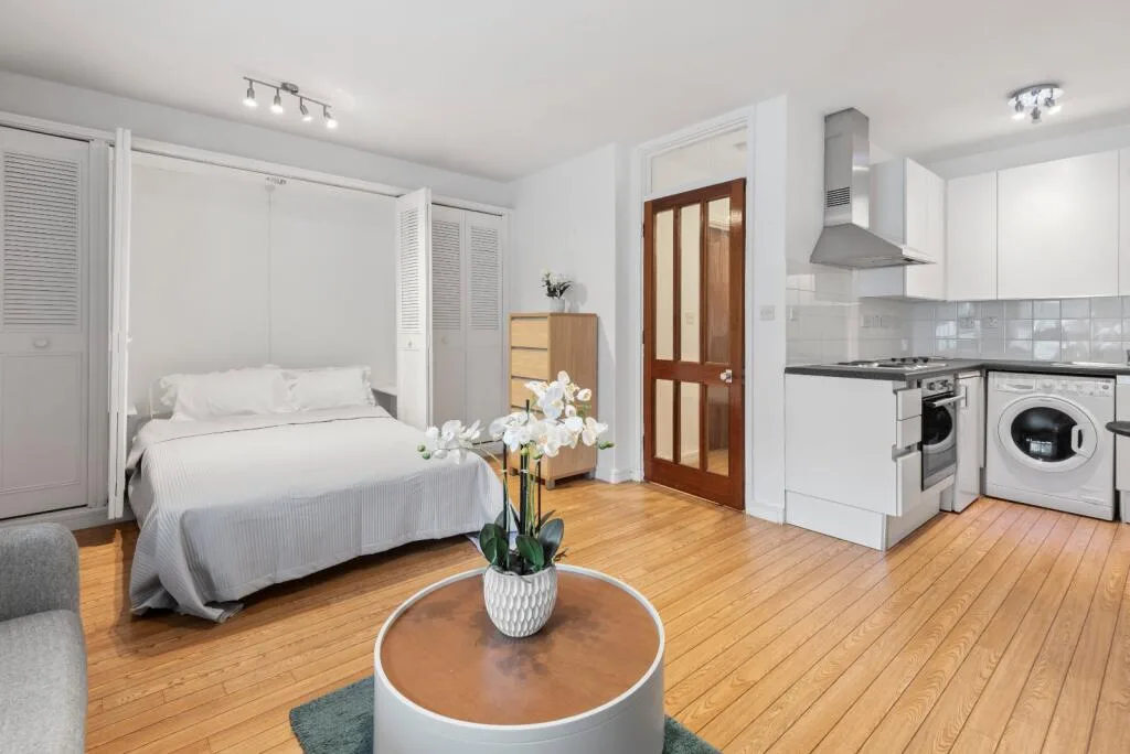 Studio flat for rent
