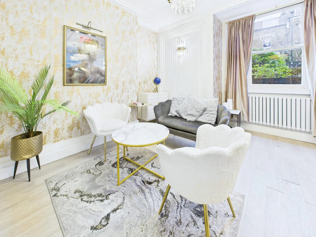 2 bedroom maisonette for rent