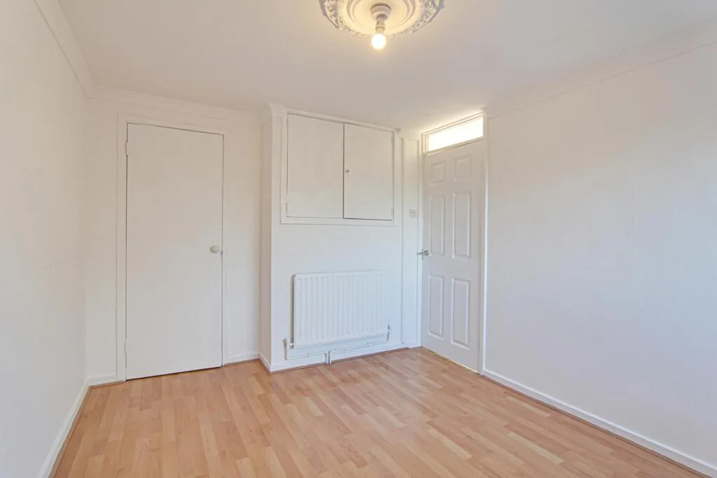 2 bedroom maisonette for rent