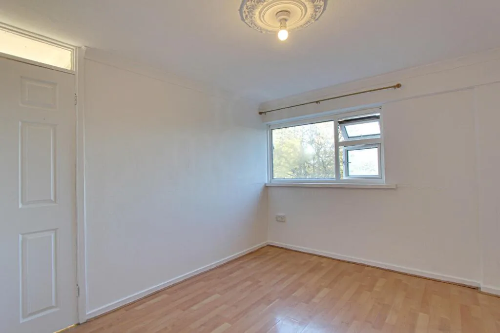 2 bedroom maisonette for rent