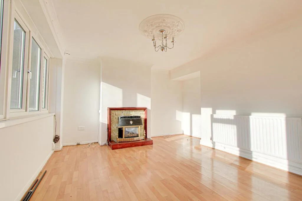 2 bedroom maisonette for rent