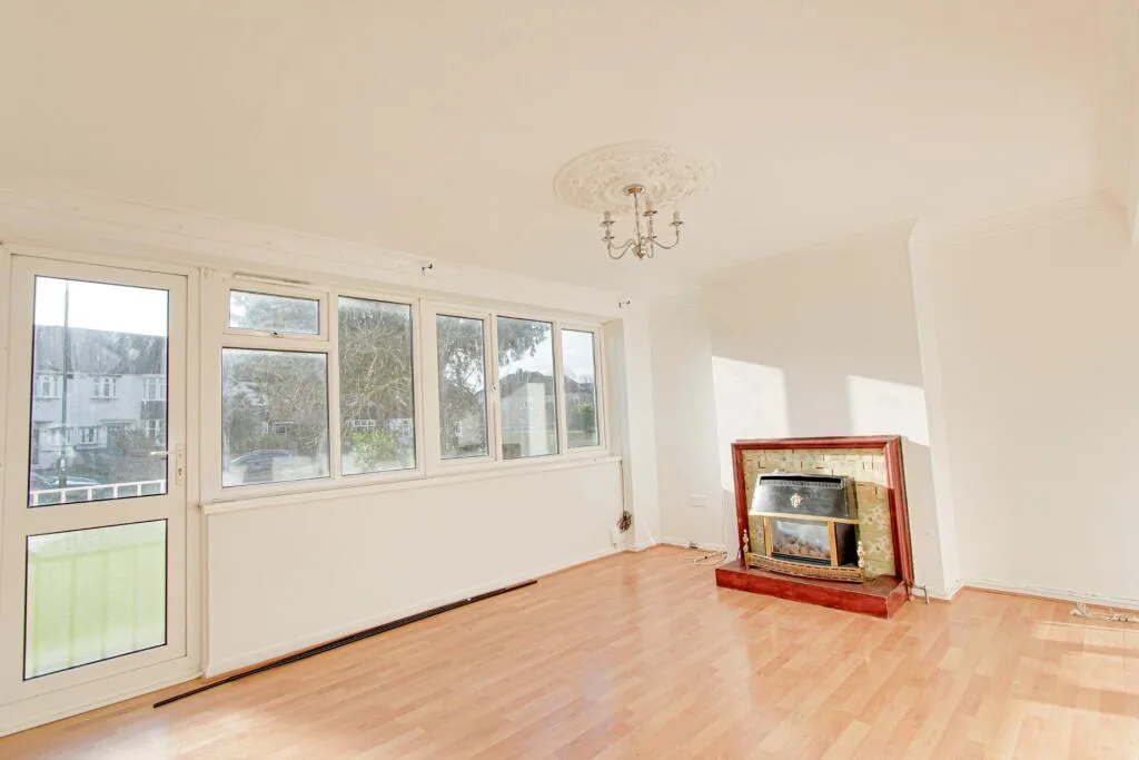 2 bedroom maisonette for rent