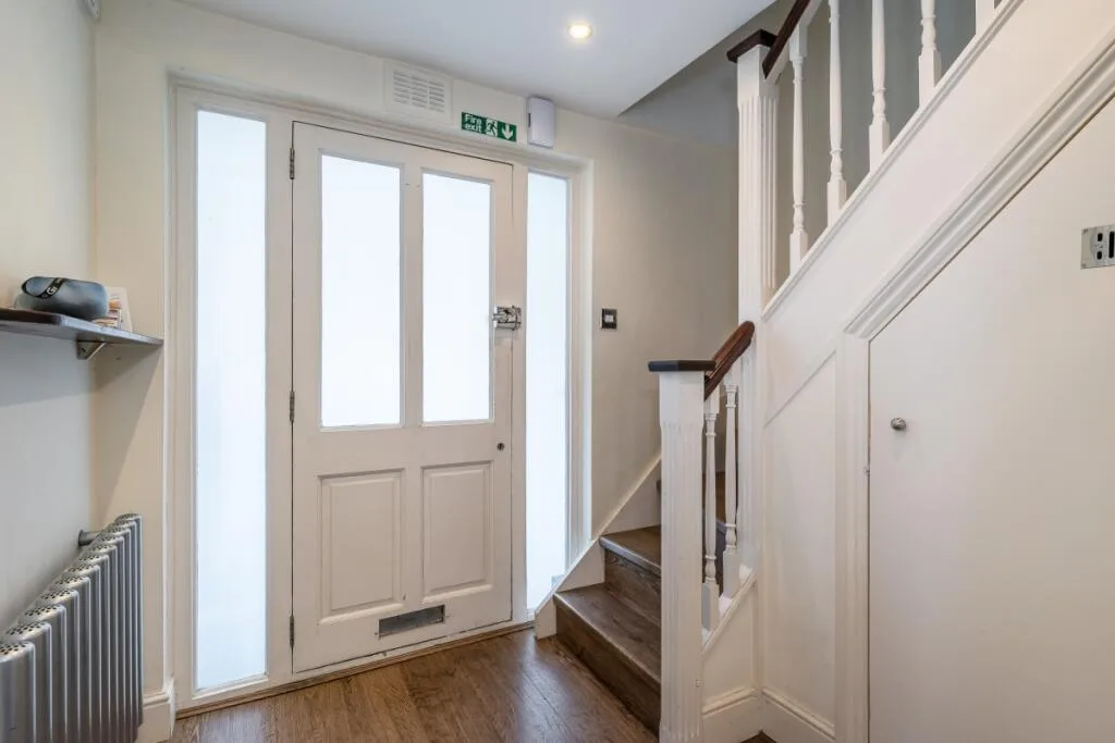 2 bedroom mews property for rent