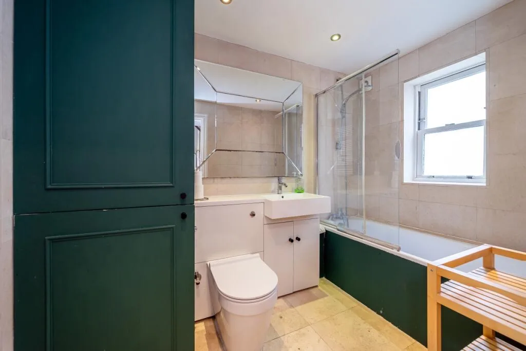 2 bedroom mews property for rent