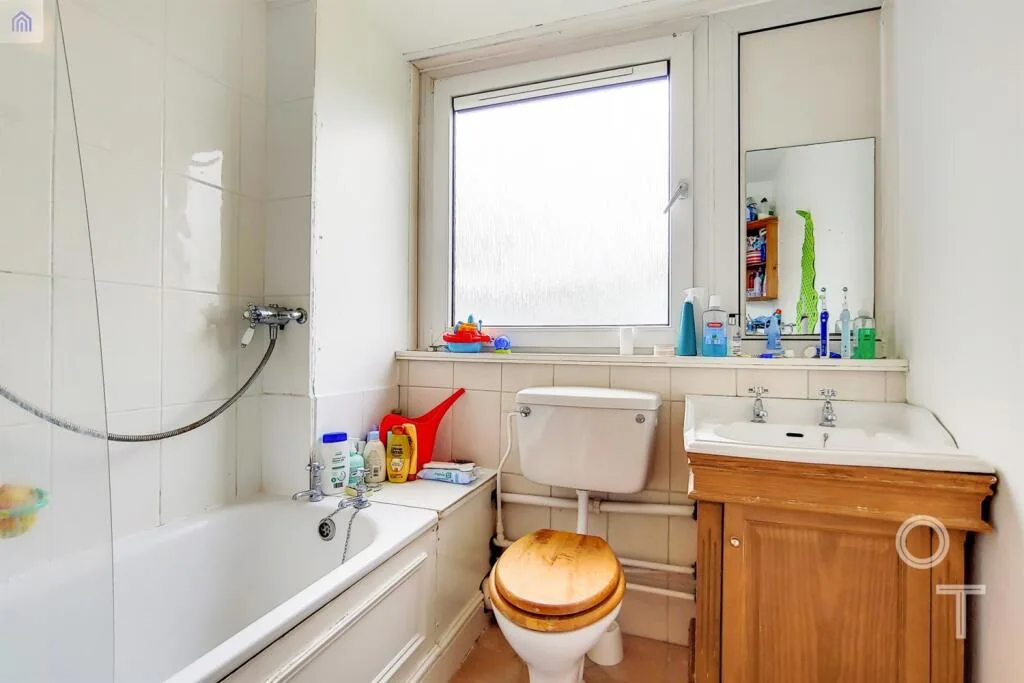 3 bedroom maisonette for rent