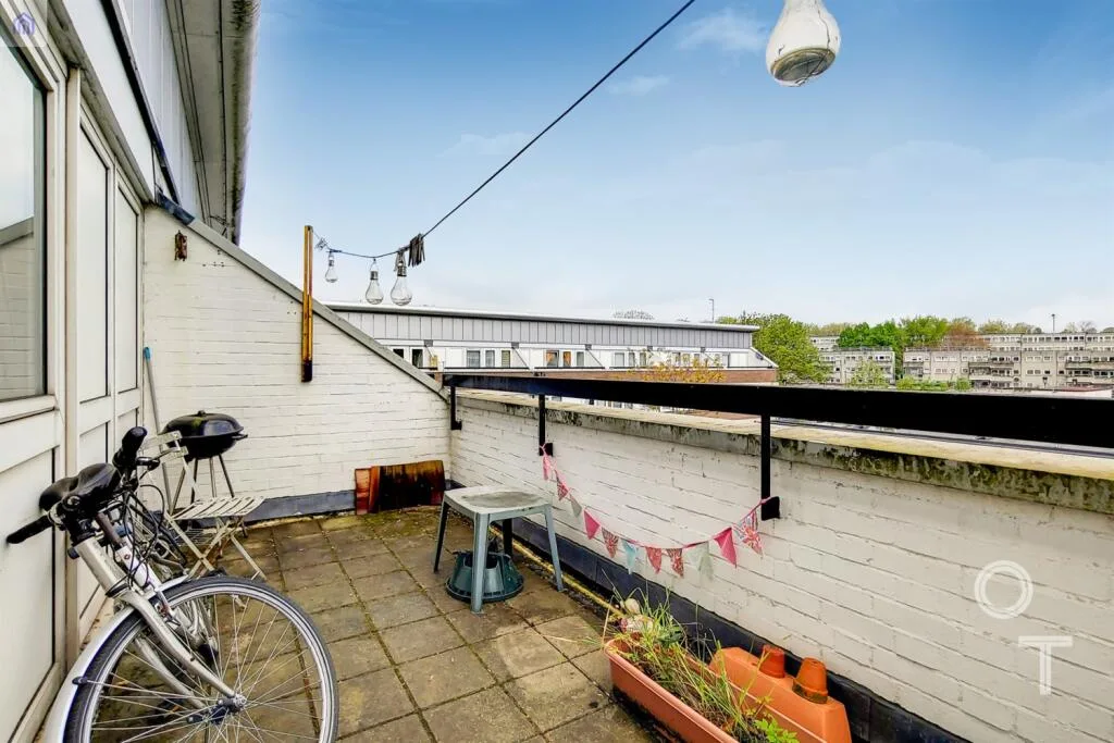 3 bedroom maisonette for rent