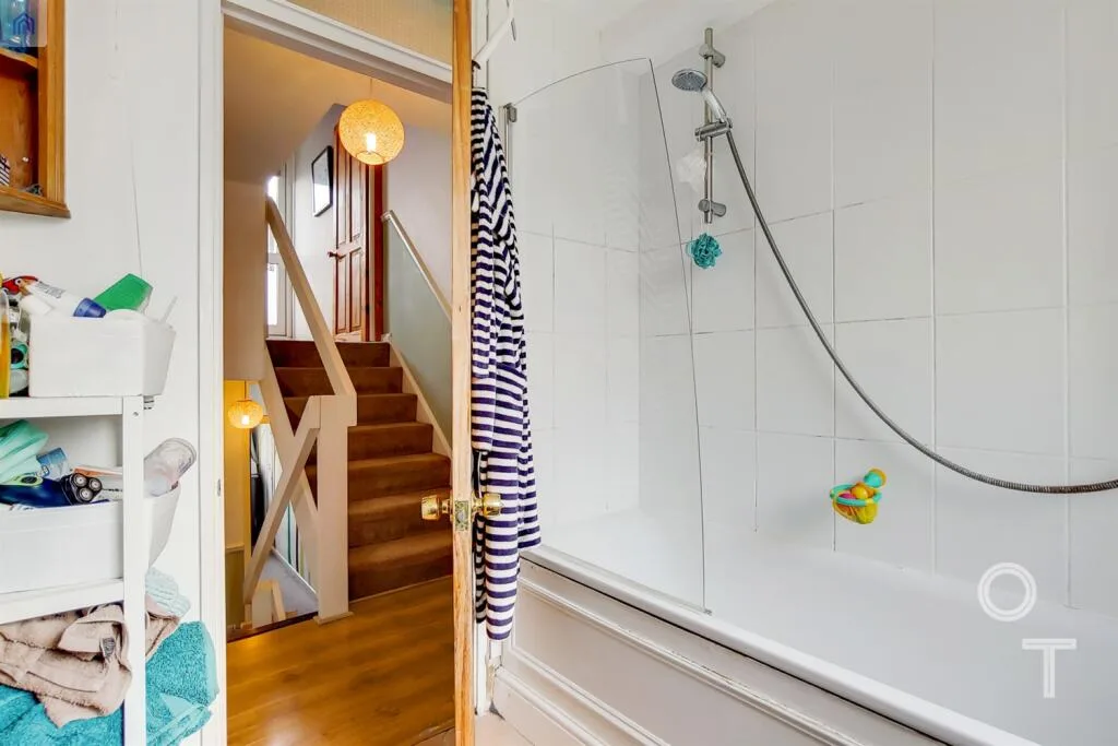 3 bedroom maisonette for rent