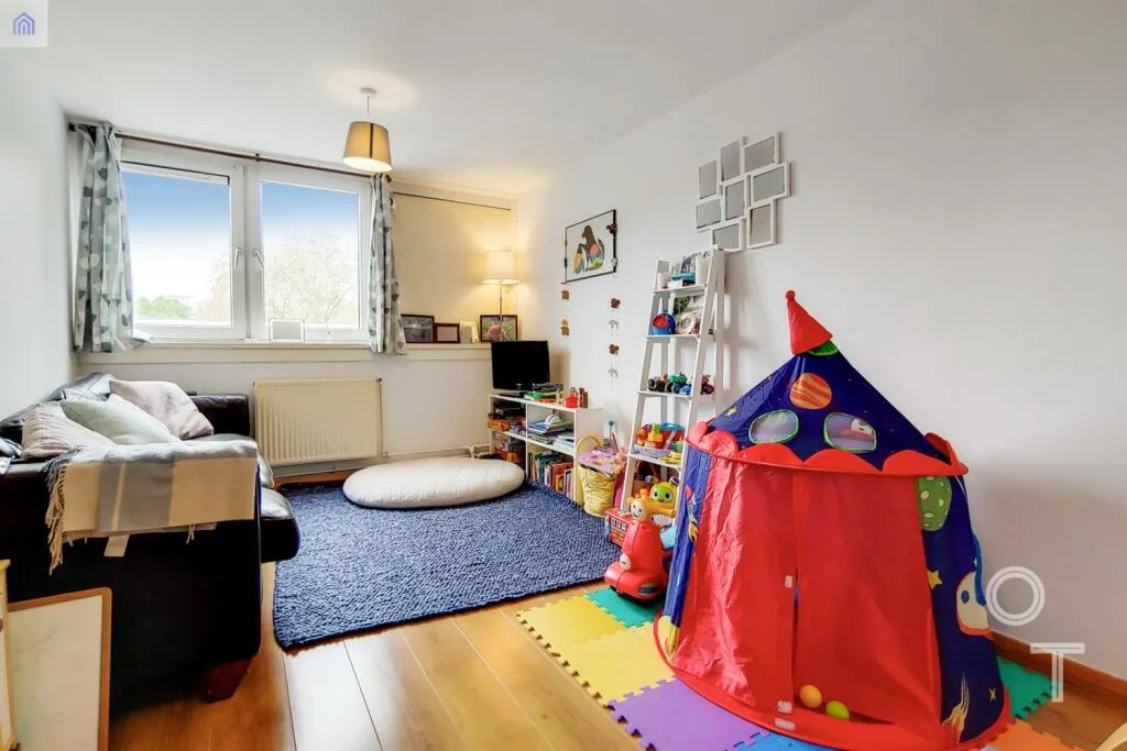 3 bedroom maisonette for rent
