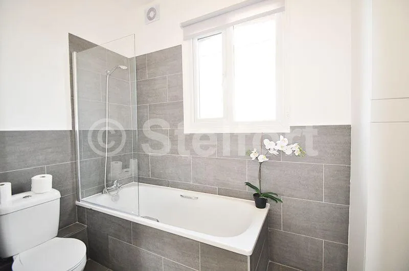 2 bedroom maisonette for rent