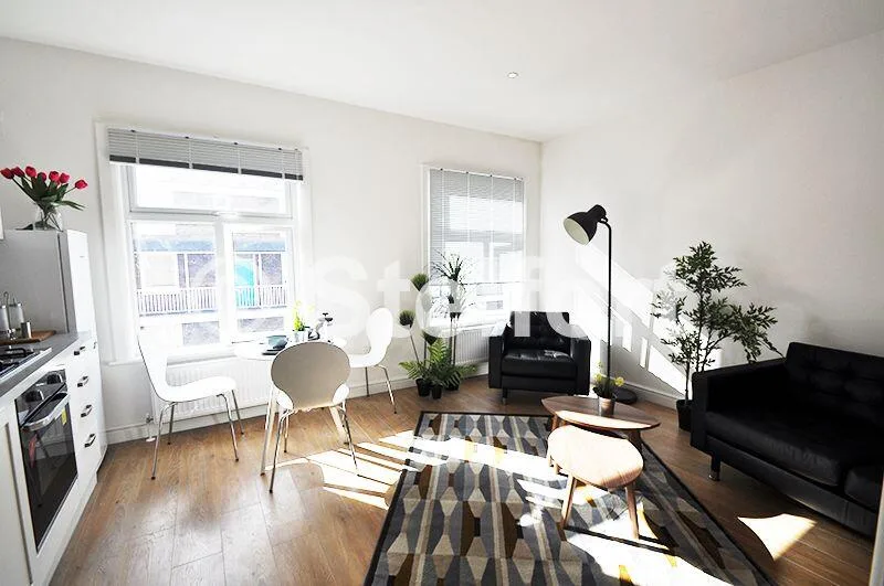 2 bedroom maisonette for rent