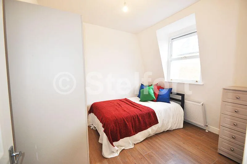 2 bedroom maisonette for rent
