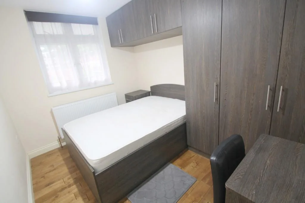 4 bedroom flat for rent