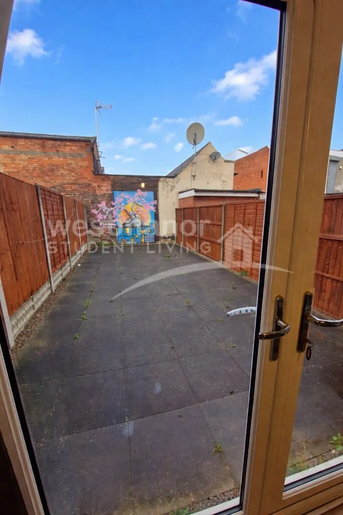 4 bedroom terraced house for rent