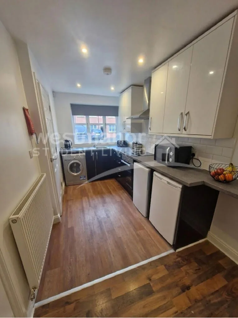 4 bedroom terraced house for rent