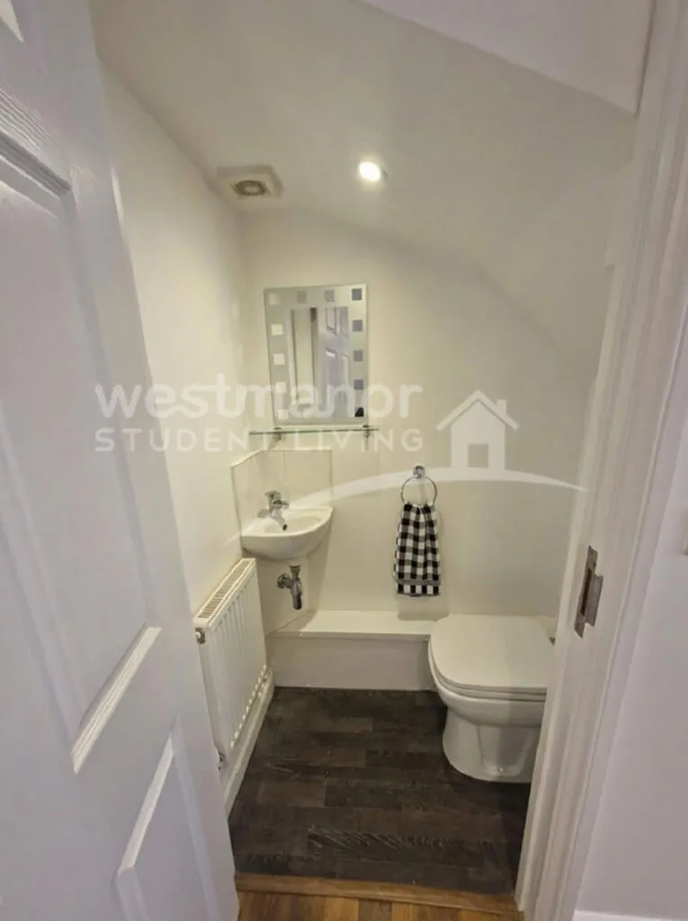 4 bedroom terraced house for rent