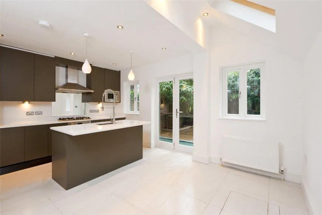 3 bedroom flat for rent