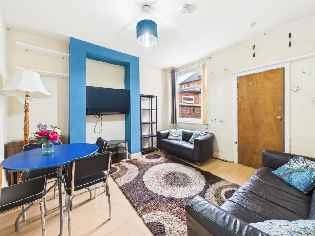 4 bedroom terraced house for rent