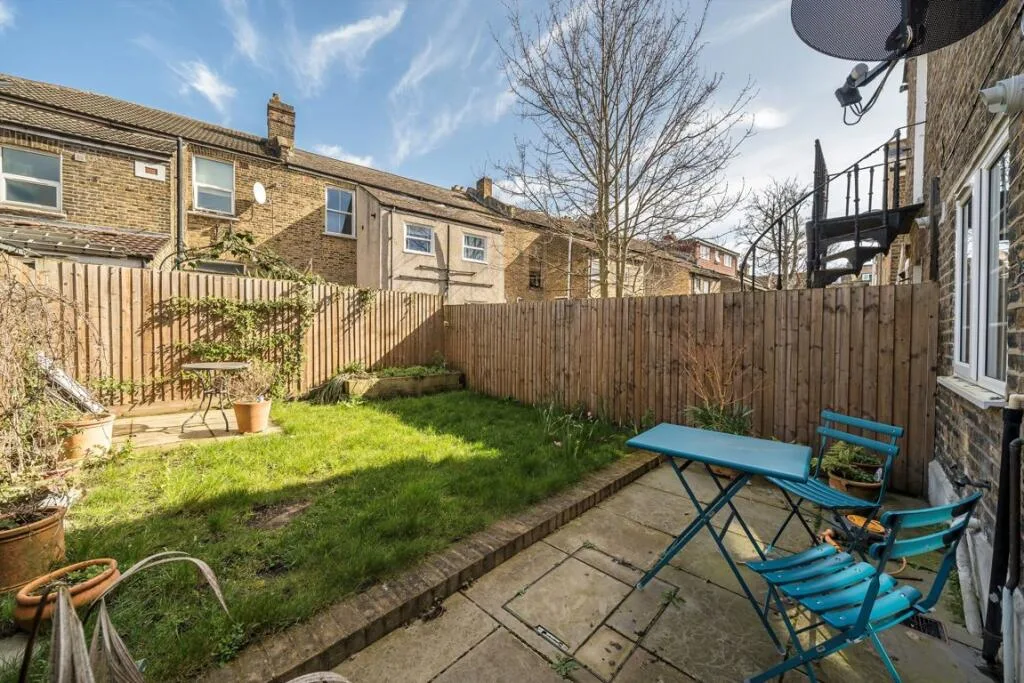 3 bedroom detached house for rent