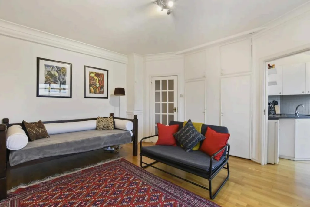 Studio flat for rent