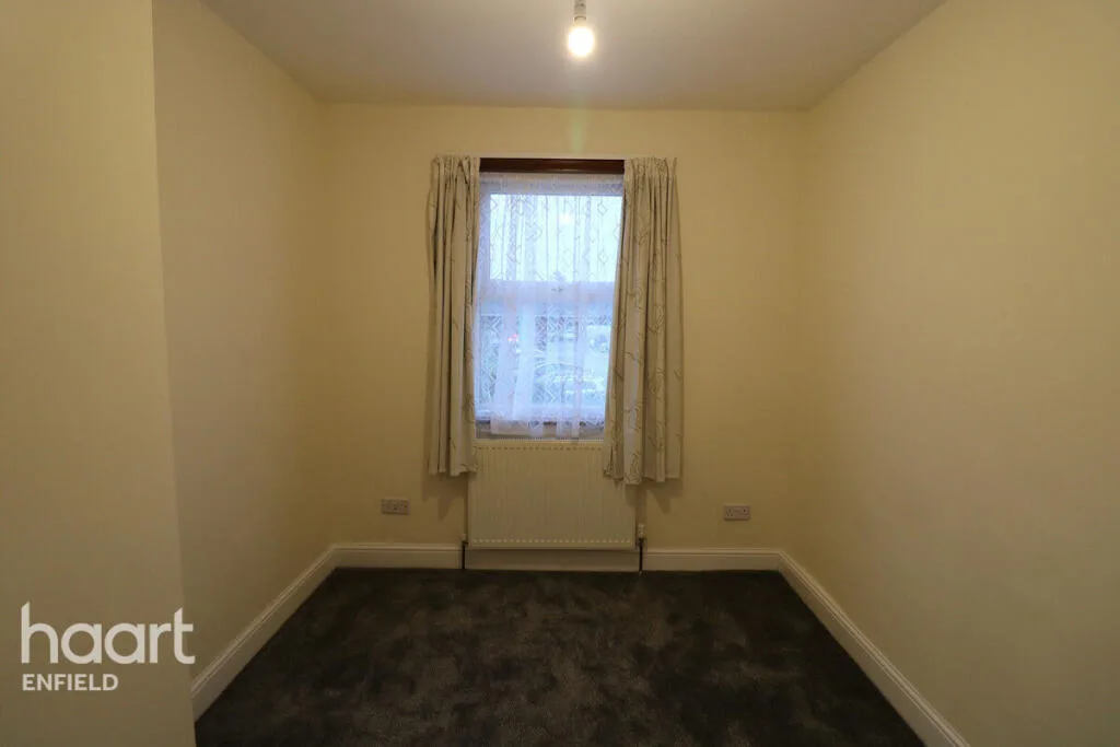 3 bedroom semi-detached house for rent