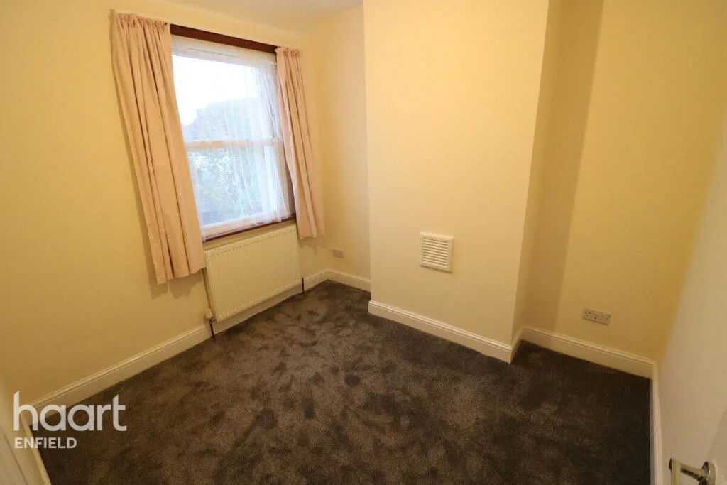 3 bedroom semi-detached house for rent