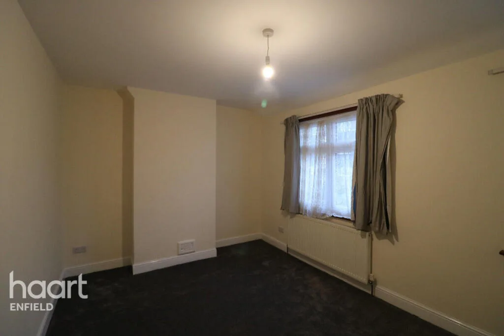 3 bedroom semi-detached house for rent