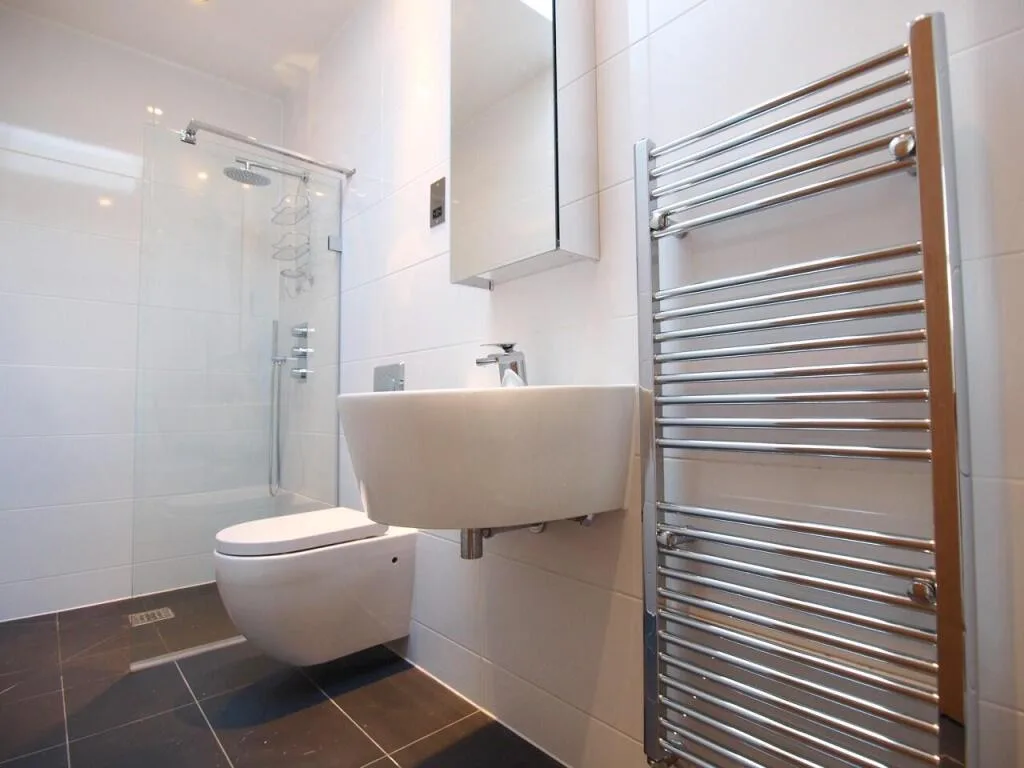 2 bedroom house for rent