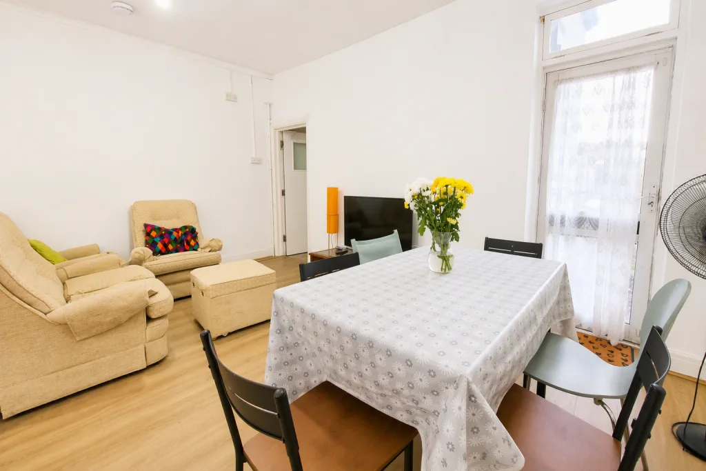 1 bedroom house for rent