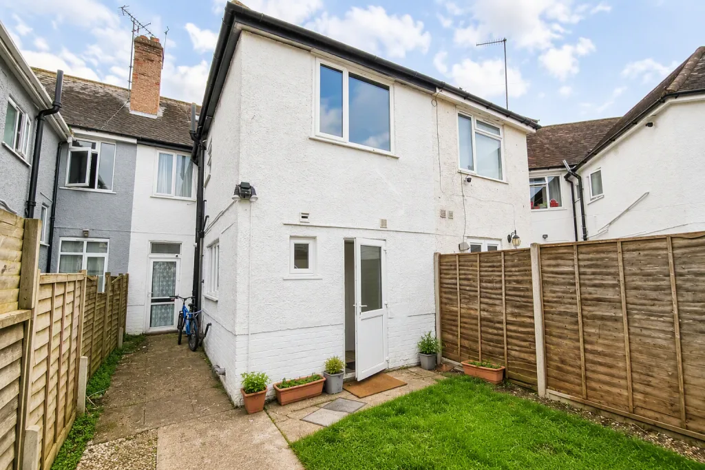 1 bedroom house for rent