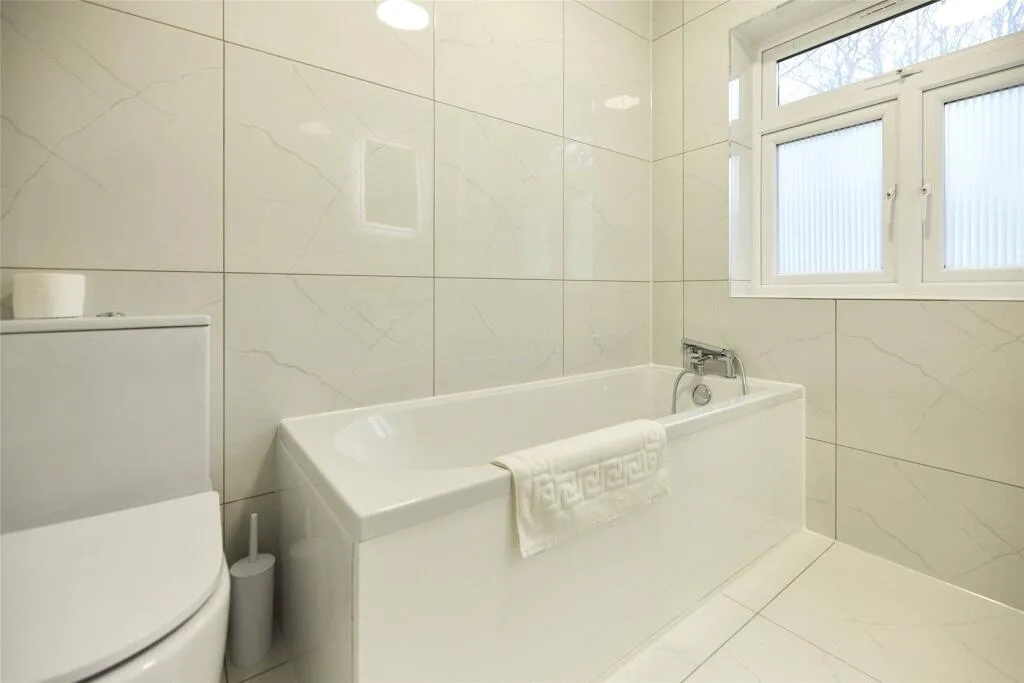 5 bedroom detached house for rent