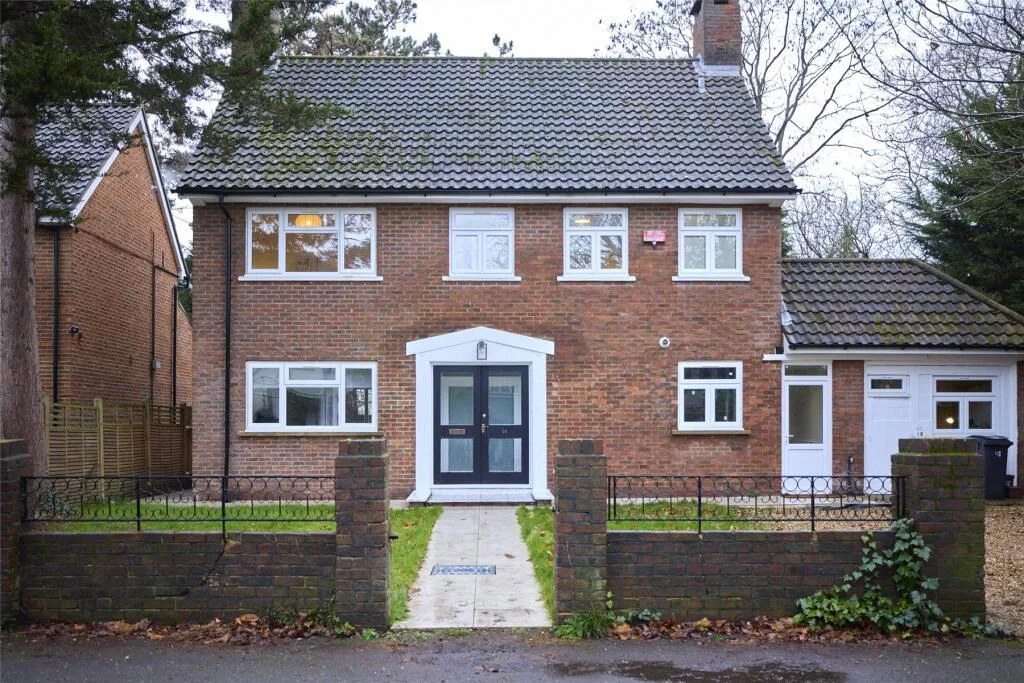 5 bedroom detached house for rent