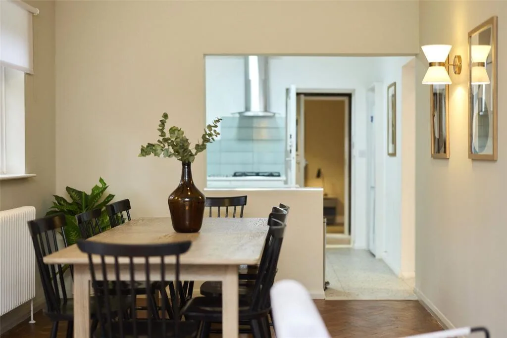 5 bedroom detached house for rent