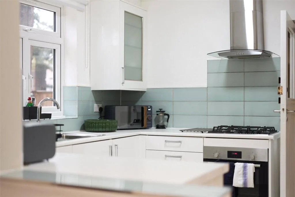 5 bedroom detached house for rent