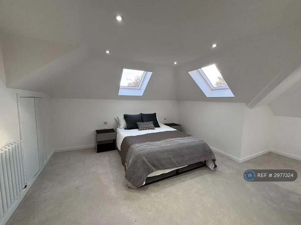 2 bedroom maisonette for rent