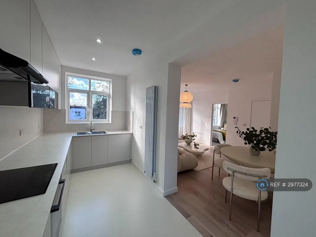 2 bedroom maisonette for rent