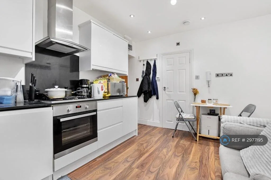 3 bedroom flat for rent