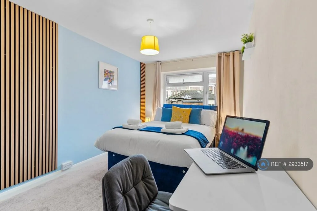 5 bedroom terraced house for rent