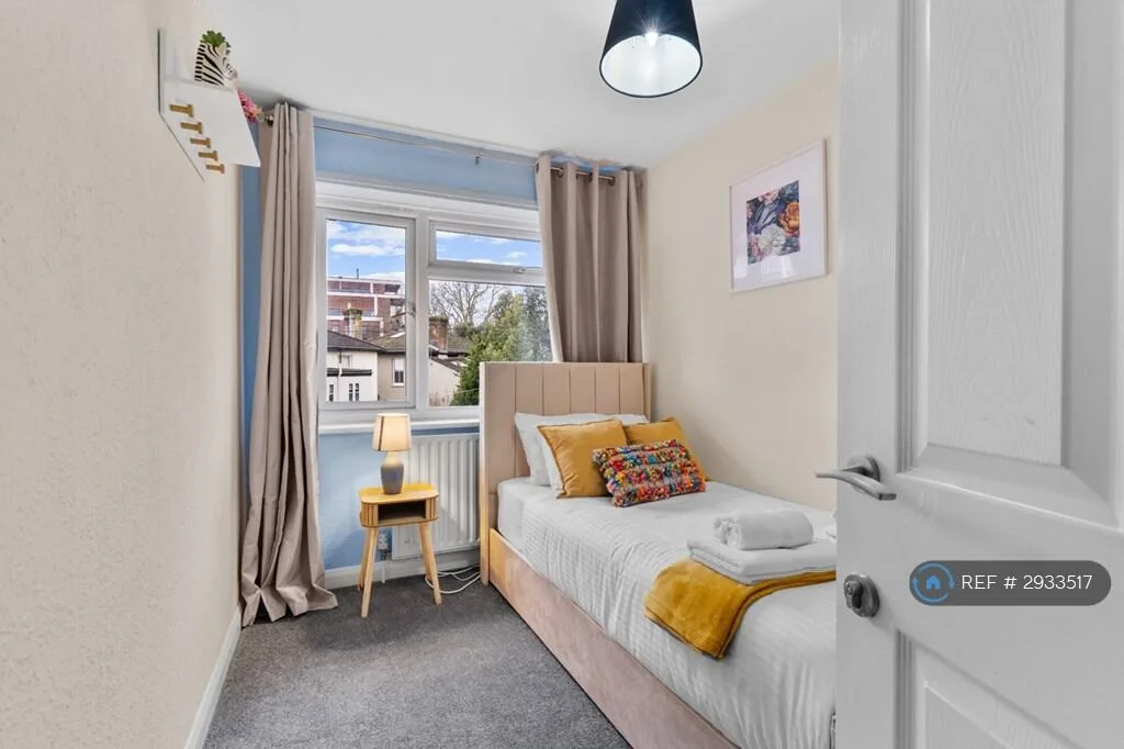 5 bedroom terraced house for rent