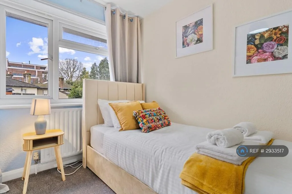 5 bedroom terraced house for rent