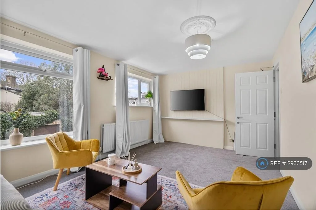 5 bedroom terraced house for rent