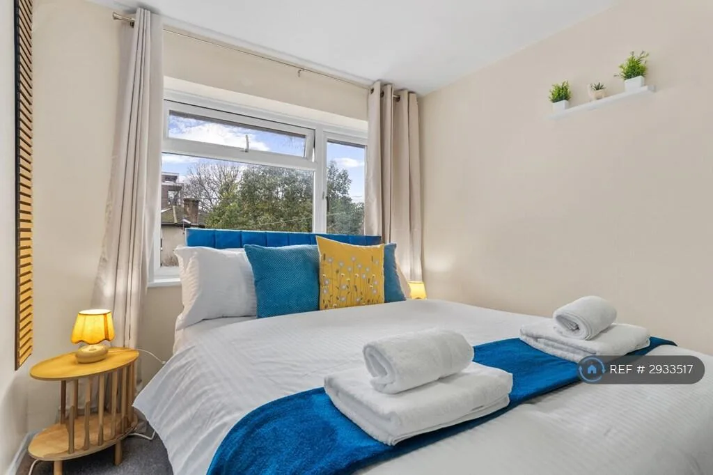5 bedroom terraced house for rent