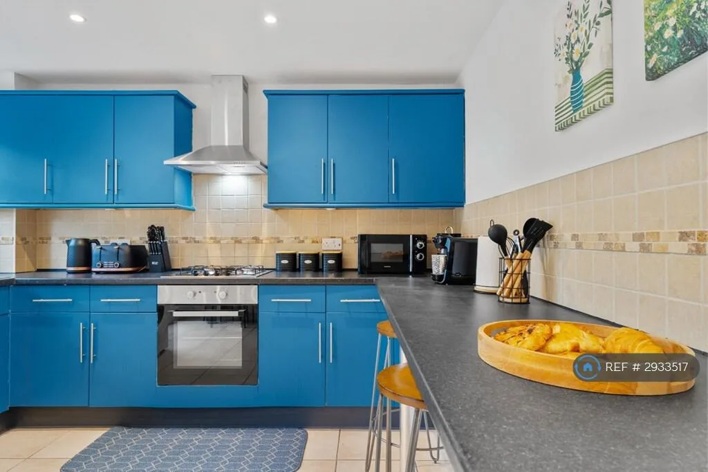 5 bedroom terraced house for rent